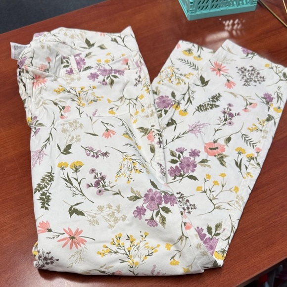 Old navy pixie pants size 2 // 080111 - Picture 1 of 2